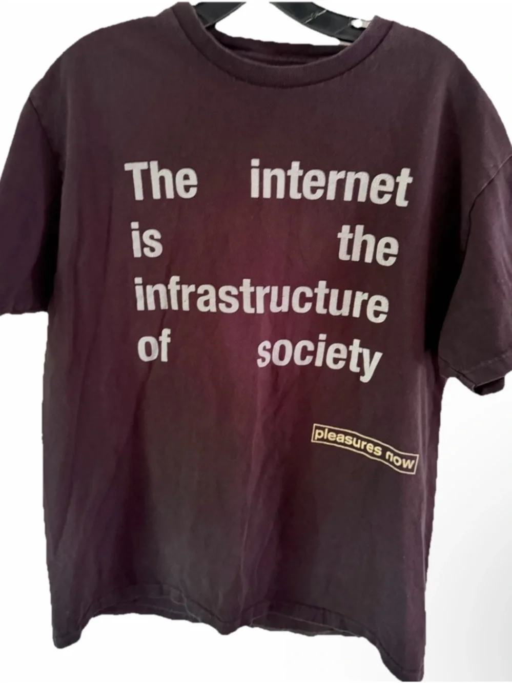 PLEASURES INTERNET T-SHIRT Size Large - Picture 1 of 2